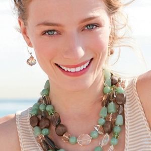 stella & dot ~ camilla statement necklace ~ glass & wood beaded multi strand